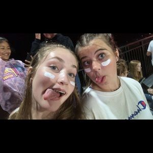 Meet your Posher, Maddie